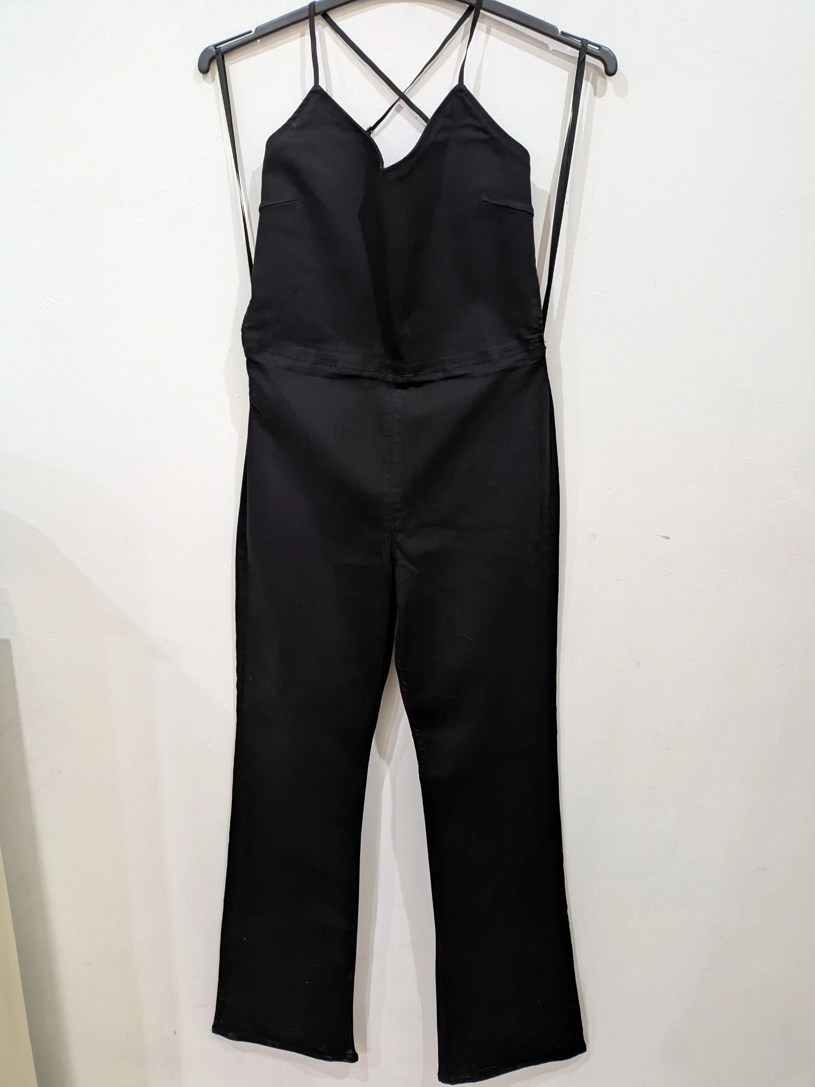 Mono largo negro denim con espalda cruzada y pata de elefante / campana talla M de Bershka  – photo 7